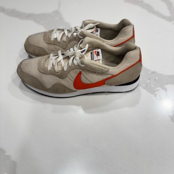 Nike Cream and Red Athletic Shoes - Picture 3 of 7